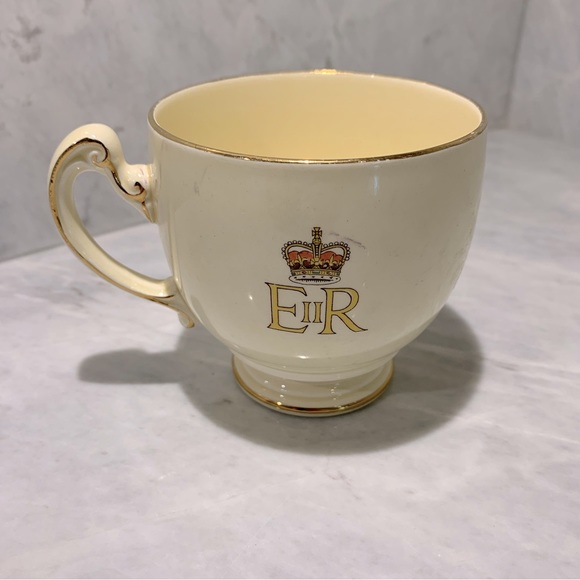 Royal Winton Queen Elizabeth 2 coronation tea cup - Picture 2 of 9